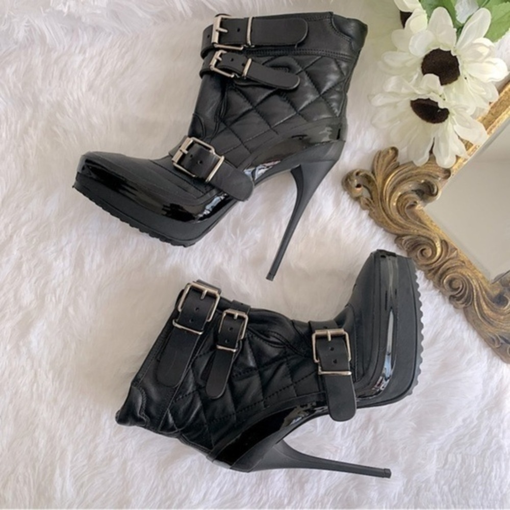 BURBERRY BLACK LEATHER QUILTED PLATFORM HEEL BOOTS